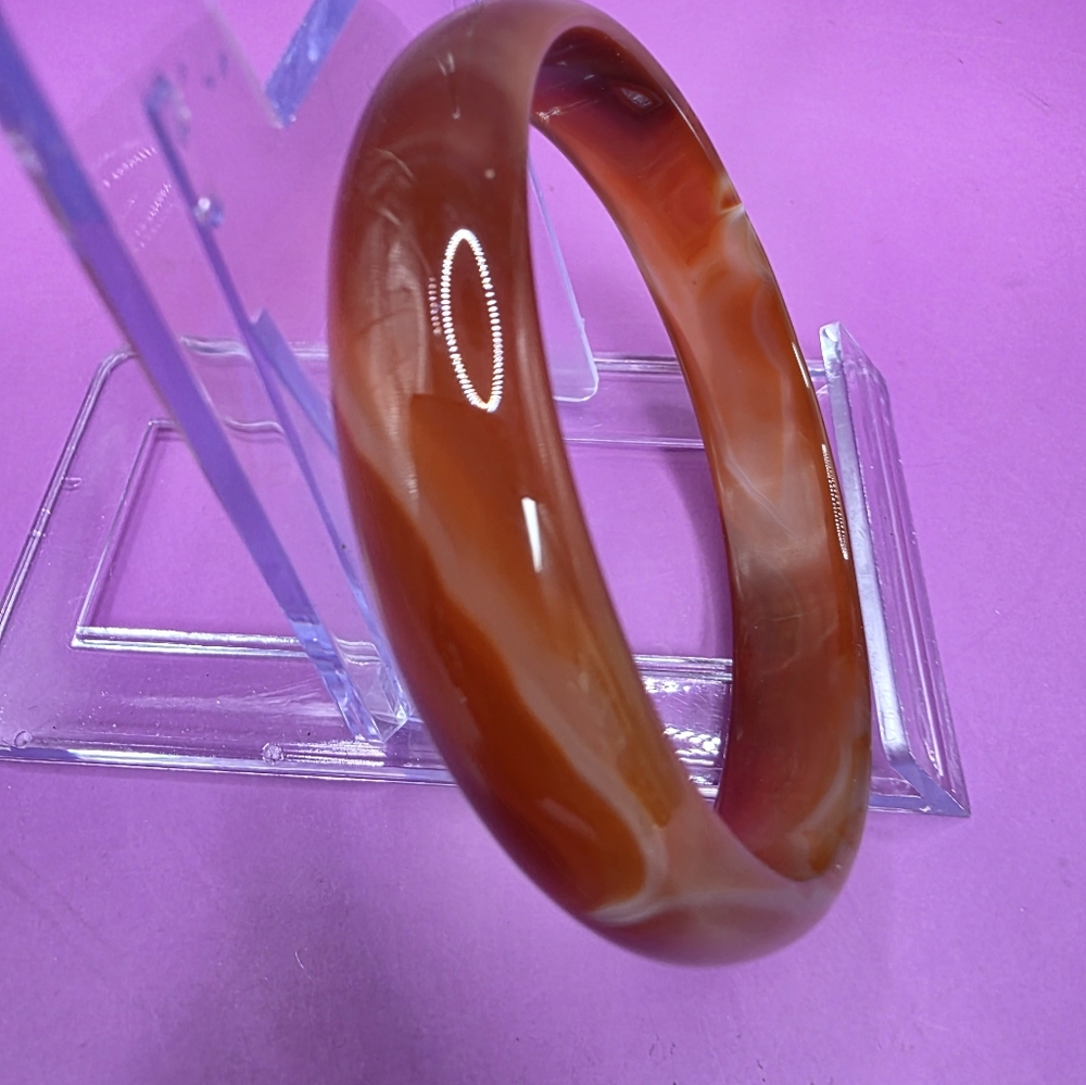 Gorgeous Chinese Agate Carved Bangle Bracet